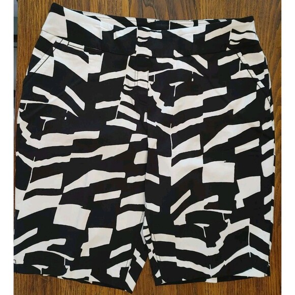 Westbound Geometric Black/White Ladies Shorts 18 Pull-on EC - Picture 2 of 10